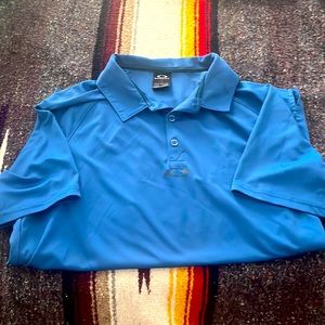 Mens Oakley shirt size M